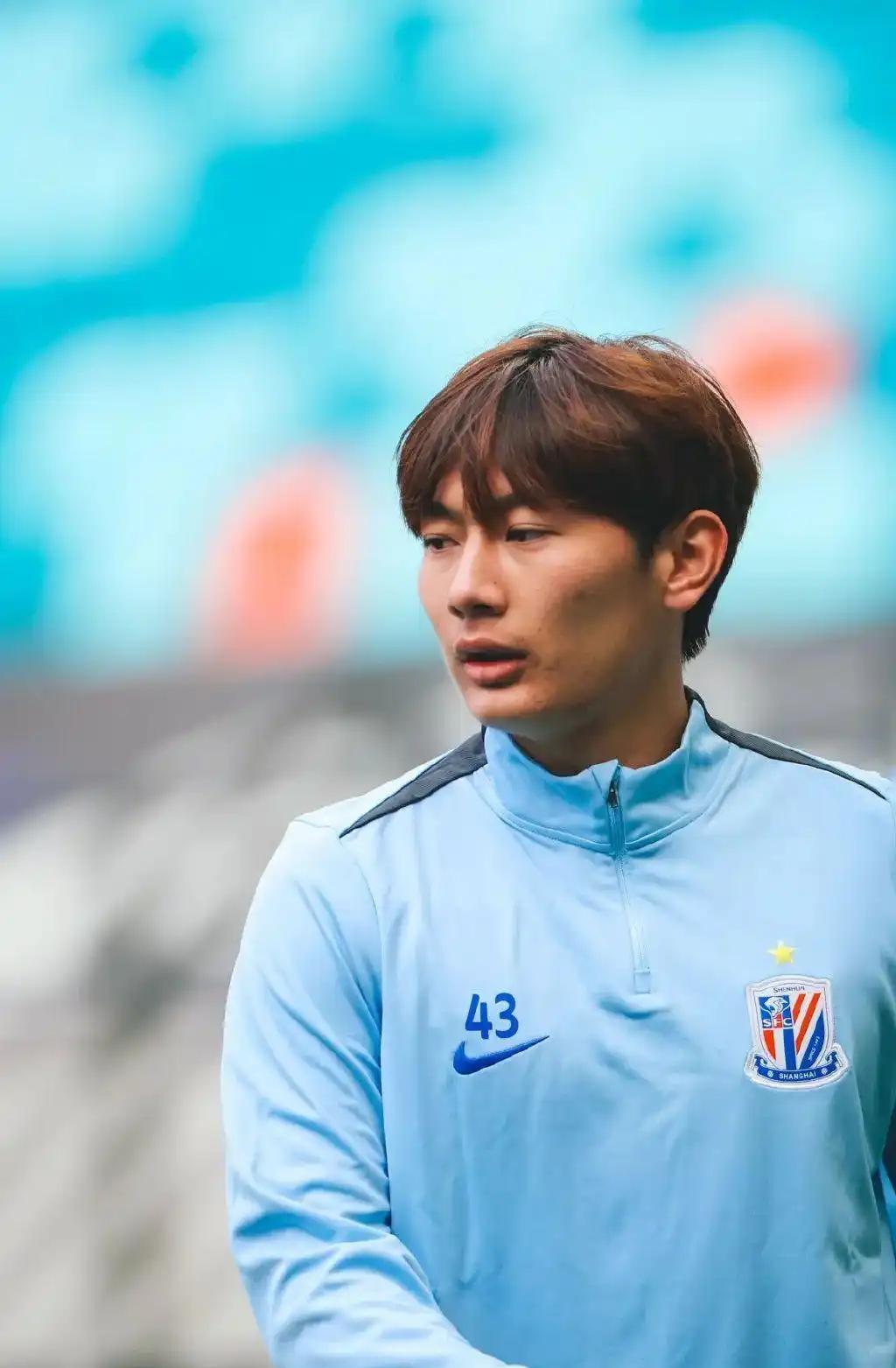 开云-上海申花发布备战花絮；赛后完成体检；欧超杯任务艰巨；更衣室氛围转暖(上海贝岭未来估值)